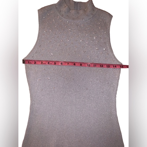 Cache snowflake sparkle Metallic Top - Picture 5 of 9